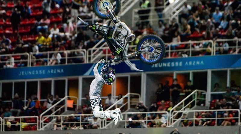 Rio Freestyle Motocross reúne estrangeiros e brasileiros