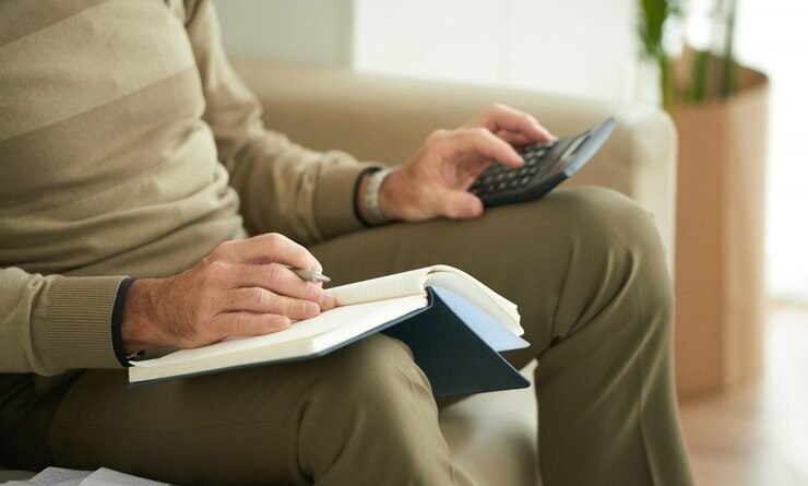 Aposentado que ganha mais de R$ 1.412 não terá reajuste real