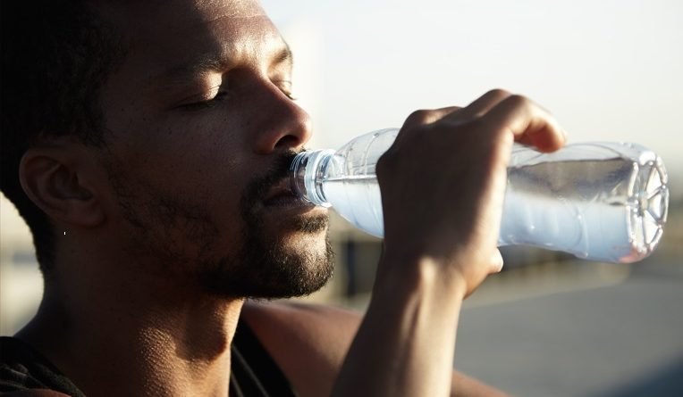 Médico do Trabalho dá dicas para quem enfrenta o calor
