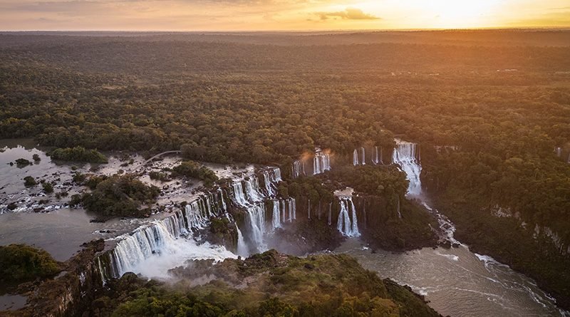Cataratas do Iguaçu oferece passeio exclusivo ao entardecer