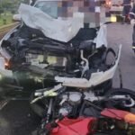 Carro entra na contramão em viaduto e mata mototaxista em Manaus