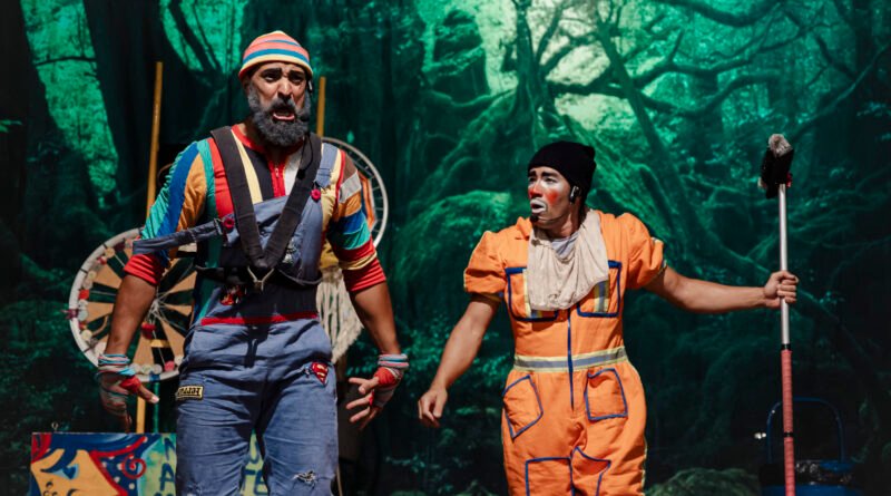 Reciclown Circus promove conscientização a estudantes