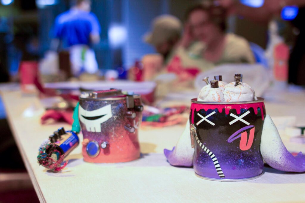 Exposição une arte, reciclagem e inteligência artificial