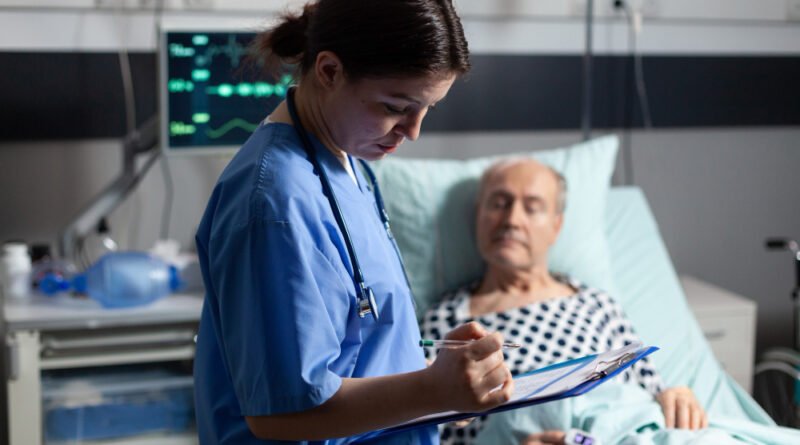 Webinar aborda adoecimento de idosos em Cuidados Paliativos