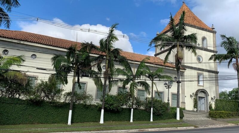 Mansão Réplica do Pateo do Collegio abre suas portas para visitação e leilão