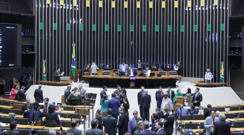 Projeto de lei proíbe delação premiada por presos