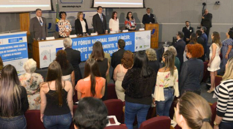 Brasil debate avanços no tratamento e suporte ao paciente oncológico
