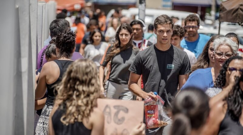 Simuladão gratuito e online vai preparar alunos para o Enem