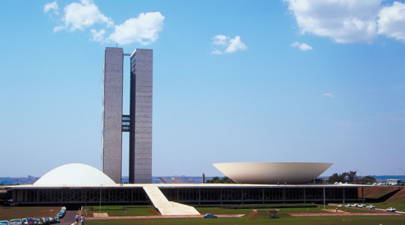 Aumento da CSLL tenta compensar reoneração da folha, mas enfrenta resistência