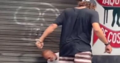 VÍDEO: “Crackudo” é aleijado pelo “tribunal do crime” após agredir idoso