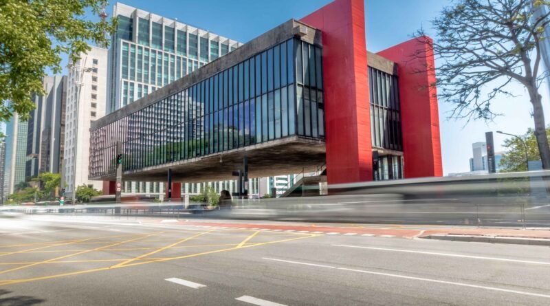 Studios em São Paulo viram aposta de brasileiros que vivem no exterior