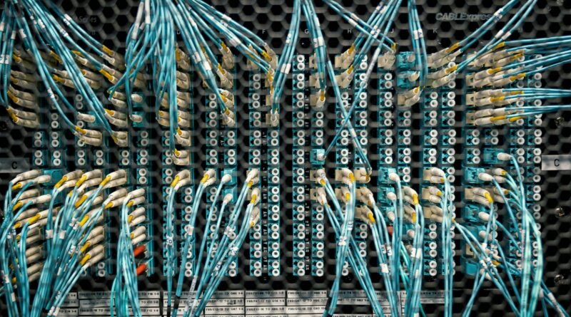 Marketing estratégico impulsiona expansão da fibra óptica no Brasil