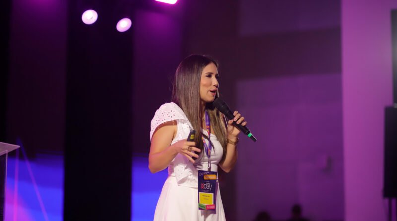 Fernanda Aoki destaca o empreendedorismo feminino no Brasil