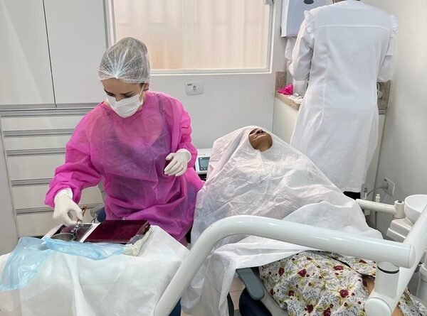 Dentistas adotam humanização e tecnologia no atendimento