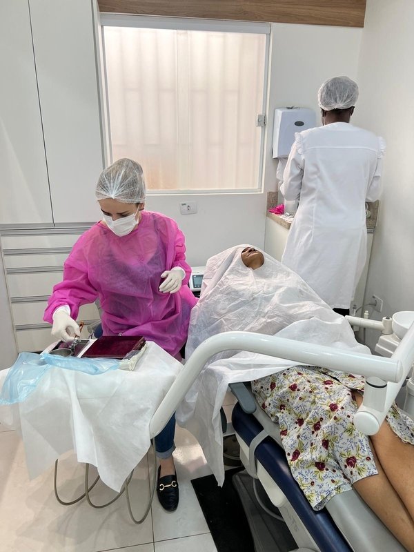 Dentistas adotam humanização e tecnologia no atendimento