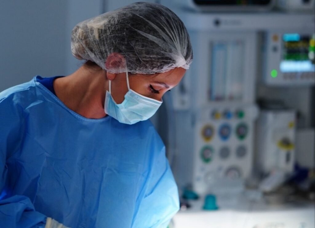 Cirurgias plásticas crescem entre mulheres acima dos 60 anos