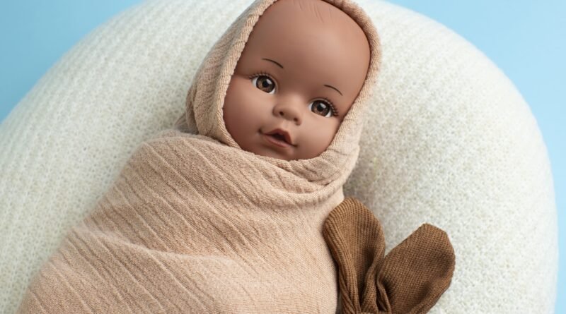 Especialista destaca uso de bebês reborn como ferramentas indispensáveis em aula