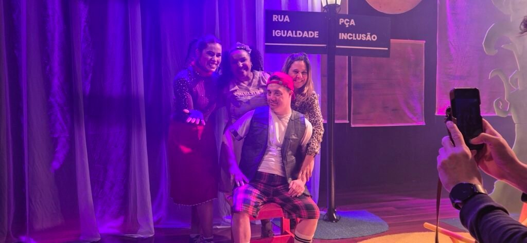 Espetáculo "Ele e Suas Irmãs" coloca a inclusão no centro do palco