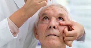 Especialista em cirurgia de catarata explica procedimento
