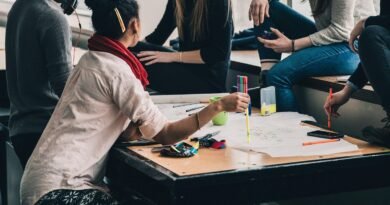 Europa atrai estudantes latino-americanos após restrições dos EUA
