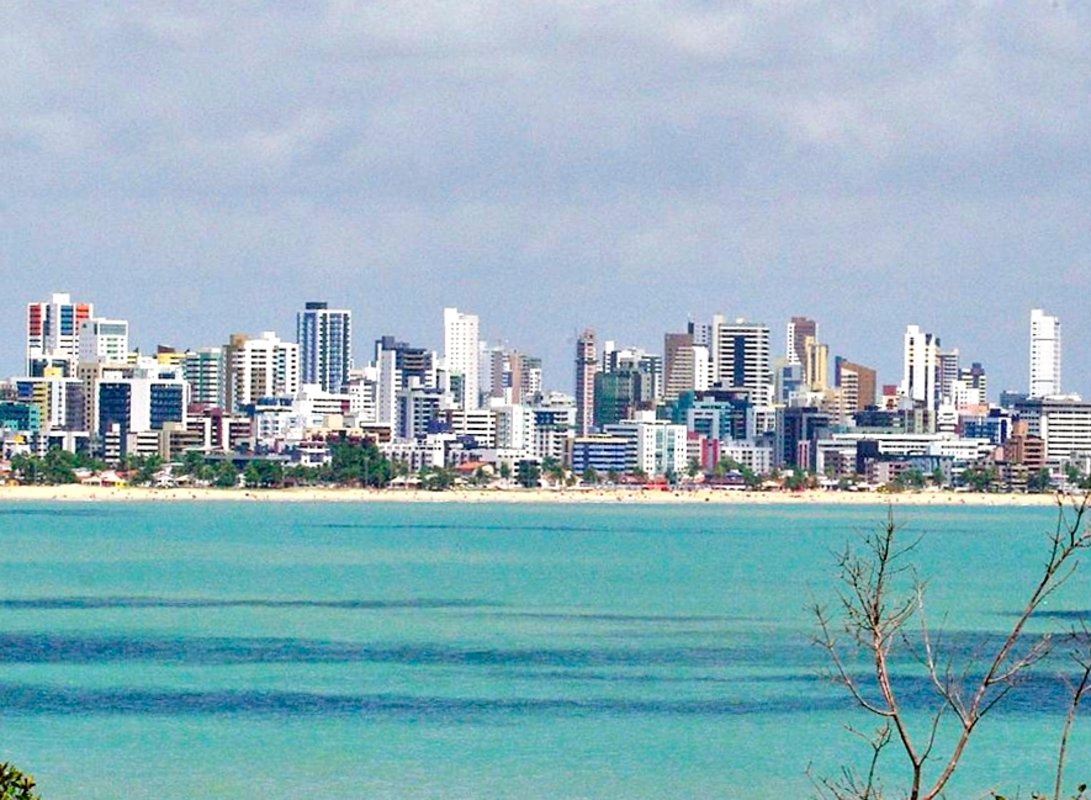 João Pessoa desponta no turismo e tem boom imobiliário