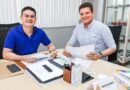 Prefeito David Almeida sanciona lei que garante passe livre a mais de 212 mil estudantes da rede municipal