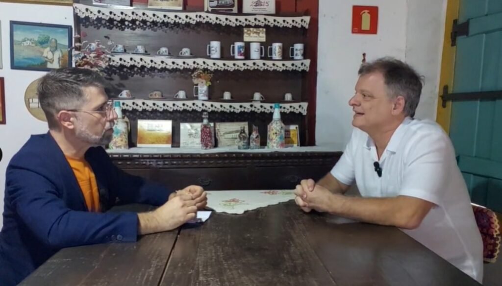 Podcast conecta cultura e debate o presente e futuros possíveis