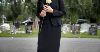 Cadeia de profissionais integra serviços funerários