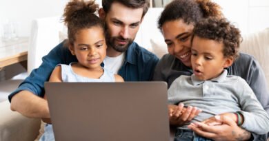 Informação validada guia pais e evita diagnóstico online