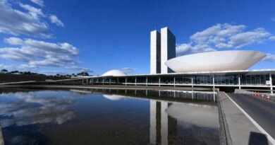 PL para distribuir médicos pelo país não avança