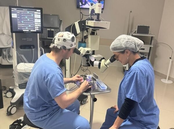 Hospitais recebem simuladores de cirurgias de catarata