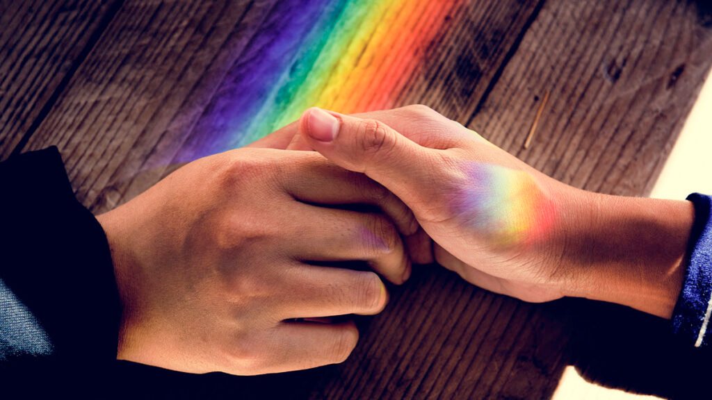 Saúde mental LGBTQIA+: Fiocruz aponta cenário de risco