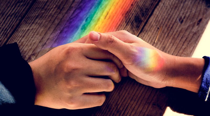 Saúde mental LGBTQIA+: Fiocruz aponta cenário de risco