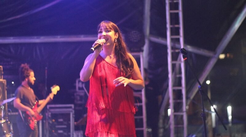LISLIE lança disco “Fogo & Aguaceiro” no Cine Theatro Brasil de Câmara