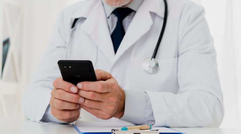 AdmDoctor: startup ajuda na adesão à PJ médica em até 24h
