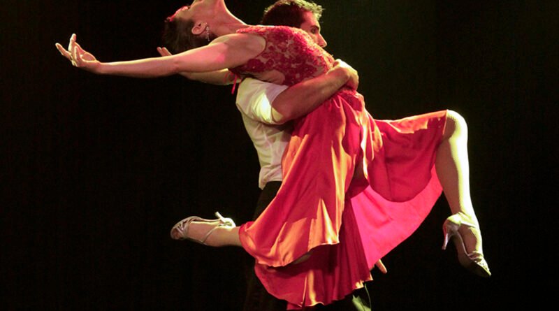 Espetáculo que conta a história do tango estreia no Brasil