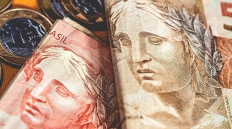 Troco no varejo: metade dos brasileiros prevê fim do papel-moeda