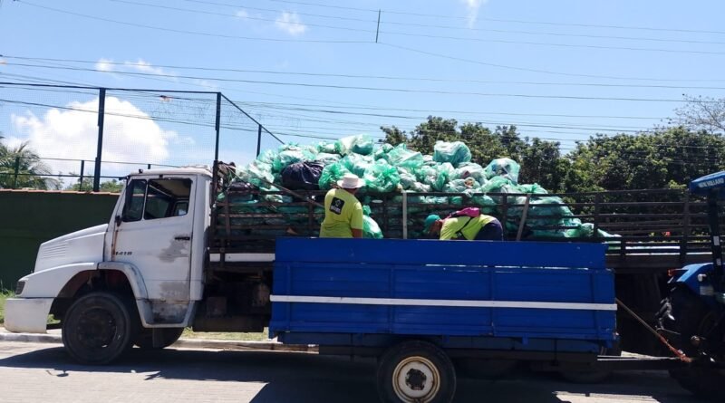 Praias de Búzios têm retirada de 2 toneladas de resíduos em ação de limpeza