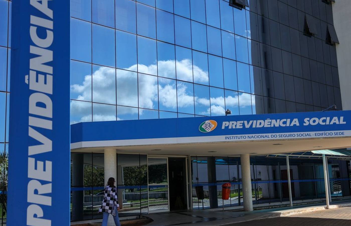 INSS paga benefícios de novembro nesta semana; veja o calendário