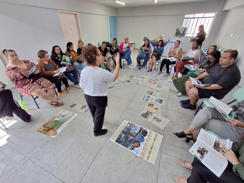 Histórias Ilustradas distribui mais de mil livros a escolas públicas municipais
