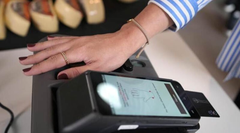 Tecban e Elo lançam pagamento por biometria da palma da mão