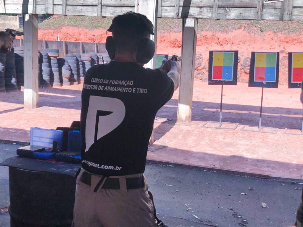 Senado analisa projeto que muda regras para posse de armas