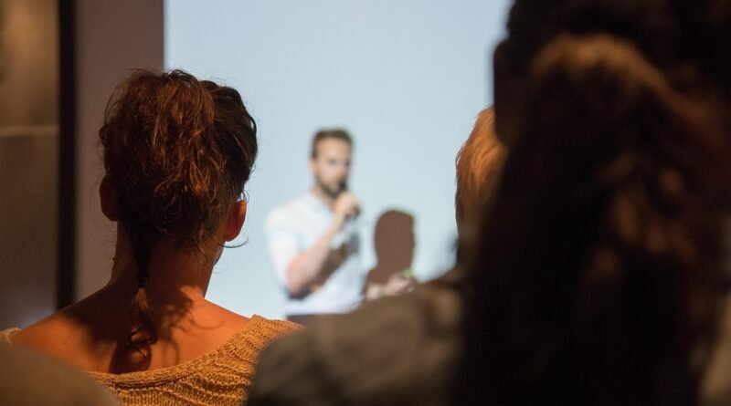 Pós-graduação cresce no Brasil, mas falta prática