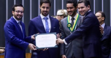 João Brasio é reconhecido com medalha do Mérito Legislativo