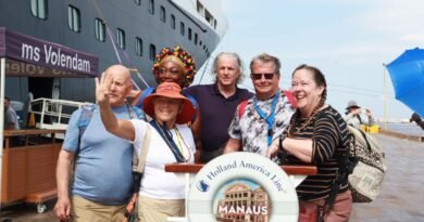 Temporada de cruzeiros: MS Volendam atraca no Porto de Manaus com mais de 2 mil turistas