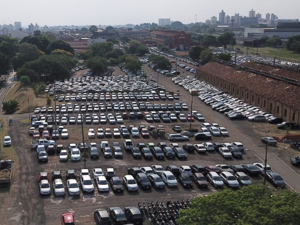 Leilão reúne 259 veículos apreendidos na Emdec Campinas (SP)