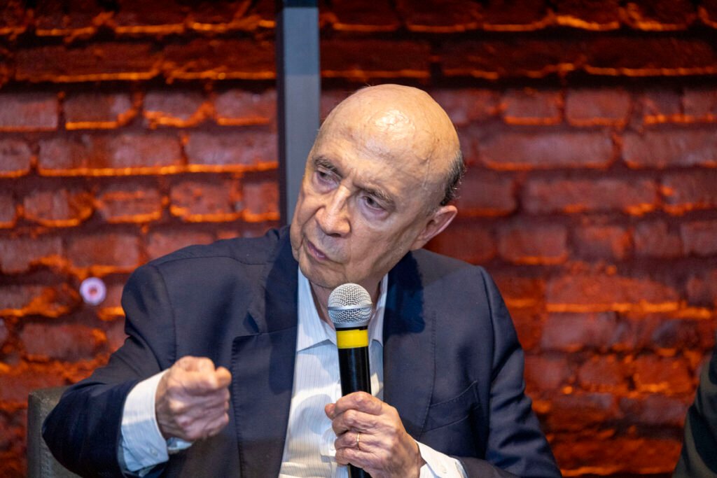 Pagos debate regulação e economia com ex-ministro