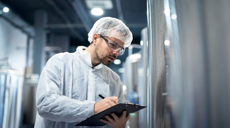 Palestra do Sincovaga-SP aborda NR-13 e segurança no varejo