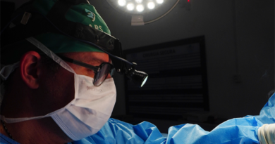 Cirurgião de Florianópolis explica técnica de sutiã interno