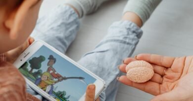 Uso excessivo de telas afeta atenção e bem-estar infantil